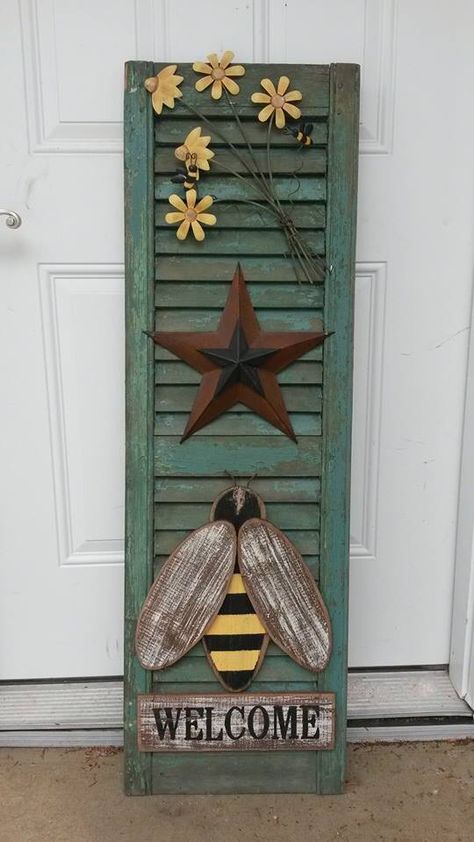 Like Wood Shutter Decor Ideas, Shutter Pumpkins, Fall Shutter Ideas, Repurposed Shutters Ideas, Old Shutters Decor, Shutters Repurposed Decor, Shutter Projects, Spindle Crafts, Small Porch Decorating