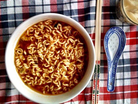 Ramen Upgrade, Ramen Hacks, Cup Ramen, Marinated Salmon, Ramen Noodle Soup, Ramen Noodle Recipes, Instant Ramen, Ramen Recipes, Ramen Noodle