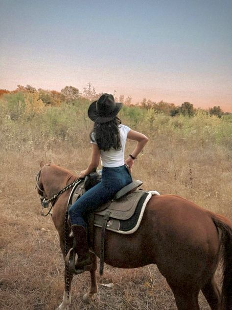 Western Horse Riding Aesthetic, Cowboy Aesthetic Western, Summer Hamilton, Country Girl Aesthetic, Western Horse Riding, Aesthetic Western, Horse Riding Aesthetic, Cowgirl Vibes, Boys Town