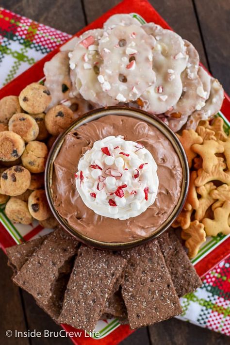 This creamy Hot Chocolate Dip is so easy to make and tastes amazing with cookies, pretzels, and fruit. It will make your next holiday party even better. Hot Chocolate Dip Recipe, Chocolate Cheesecake Dip, Hot Cocoa Dip, Hot Chocolate Cheesecake, Hot Chocolate Dip, Cocoa Dip, Holiday Cheesecake Recipes, Chocolate Dip Recipe, Salsa Dips