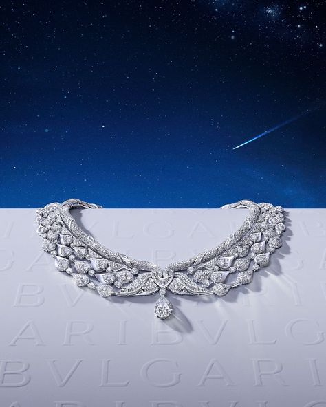 BVLGARI Official on Instagram: “Poetic design. Become enchanted by the Maison's exquisite craftsmanship this holiday season. The Bulgari Diamond Swan necklace emulates two…” Sky Necklace, Queen Necklace, Swan Necklace, Bvlgari Jewelry, The Bling Ring, Expensive Jewelry Luxury, Fancy Jewellery Designs, Bridal Diamond Jewellery, Jewelry Accessories Ideas