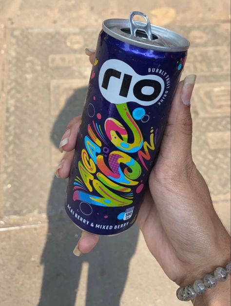 #rio #blue #trendy #drinks Rio Drink, Drink Snap, Trendy Drinks, Can Drink, Fruit Drinks, Bubbles, Fruit, Drinks, Canning