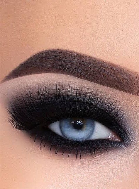 Black Eye Makeup For Blue Eyes, All Black Eyeshadow, Dark Black Makeup Looks, Black Smokey Eye Wedding Makeup, Black Smokey Eye Blue Eyes, Black Eye Looks Eyeshadows, Black Smokey Eye Makeup Look, Black Smoky Eyes Makeup, Smookie Eyes Black