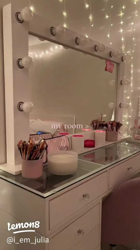 Bedroom Vanity Ideas, Vanity Ideas Bedroom, Vanity In Bedroom, Vanities Ideas, Makeup Vanity Ideas, Bedroom Mirrors, Bedroom Paintings, Bedroom Vanities, Vanity Black