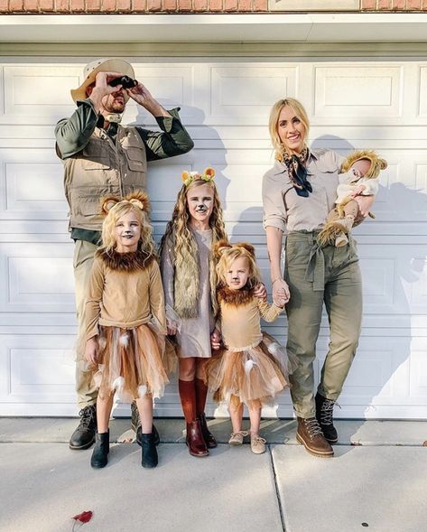 Zoo Keeper Family Costume, Family Costume For 4, Family Costumes For 4, Baby Lion Costume, Lion Halloween Costume, Lion Halloween, Safari Costume, Costumes 2024, Lion Family