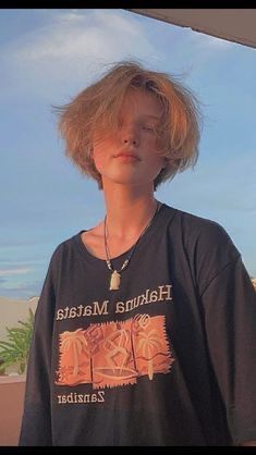 Puffy Pixie Haircut, Grunge Haircuts Short Fluffy, Fluffy Haircut Short, Long Layered Pixie Haircut With Bangs, Short Fluffy Hairstyle Women, Medium Length Haircut Nonbinary, Trans Masc Haircuts Straight Hair, Short Fluffy Hair Women, Short Hairstyle Women Grunge