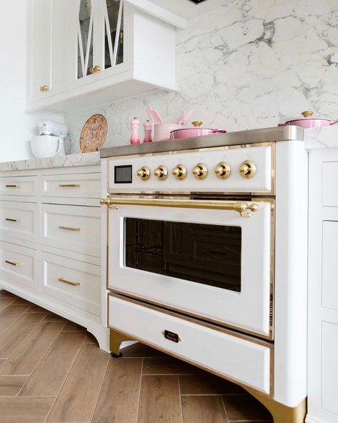 ILVE Ranges on Instagram: “Pretty and pink! Featuring our Majestic II series in White with Brass trim ✨ . . . @campbell_cabinetry_designs @taracorreaphoto . . .…” Ilve Range, Cabinetry Design, Range Cooker, Row House, French Country House, Counter Tops, Modern Family, White Kitchen, Dream Kitchen