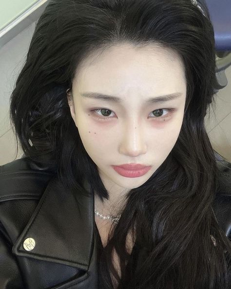 Asian Brows, Asian Makeup Monolid, Dark Ulzzang, Monolid Makeup, Asian Makeup Looks, Rpw Port, Hairstyle Fashion, Ulzzang Makeup, Ethereal Makeup