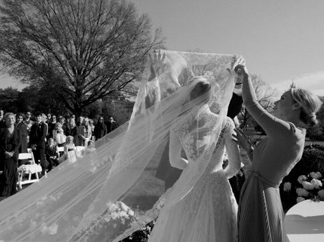 Wlw Wedding, Wedding Blessing, Queer Weddings, Lgbt Wedding, Peggy Carter, Lgbtq Wedding, Luxury Weddings, Lesbian Wedding, Gay Wedding