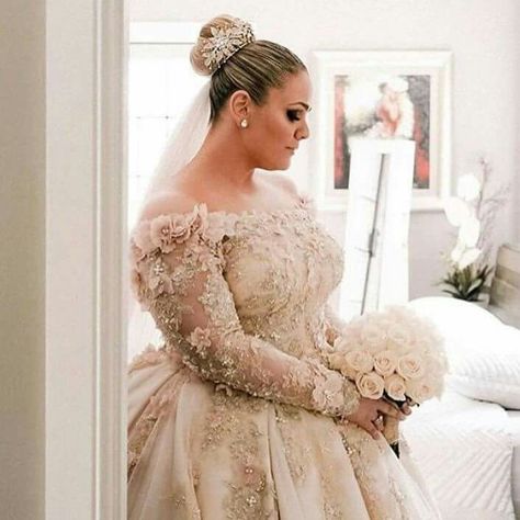 Plus Size Ball Gown, Wedding Dresses Ideas, Plus Wedding Dresses, Plus Size Brides, Plus Size Wedding Gowns, Plus Size Bride, Curvy Bride, Gorgeous Wedding Dress, Beauty Dress