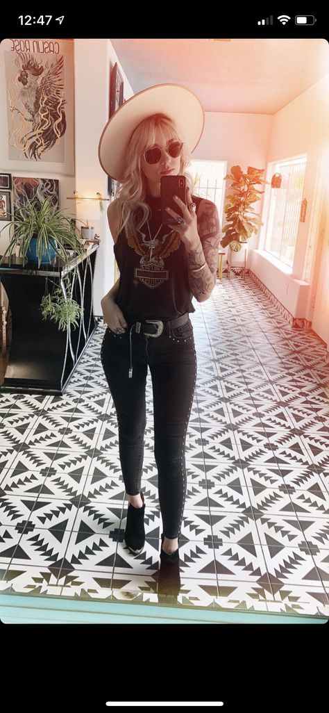 Rock N Roll Country Outfit, Rock N Roll Cowgirl Aesthetic, Rock Country Aesthetic, Witchy Western Aesthetic, Country Rock Aesthetic, Rock N Roll Aesthetic Outfit, Classic Rock Aesthetic Outfits, Goth Cowgirl Aesthetic, Witchy Cowgirl