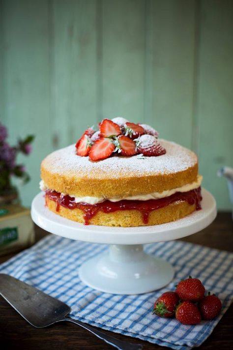 Victoria Sponge Cake Recipe, Victoria Sponge Recipe, Victoria Sandwich, Strawberry Sponge Cake, Donal Skehan, Shortcake Cake, Sponge Cake Recipe, Victoria Sponge Cake, Baking 101