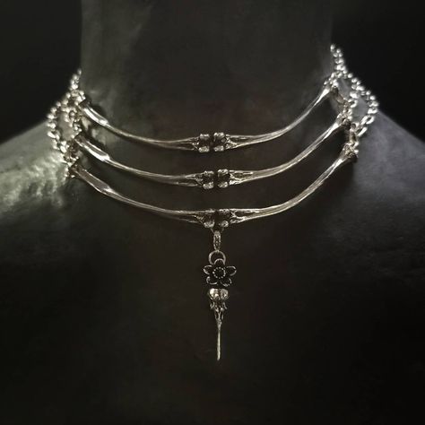 Bone Chokers With Interchangeable Pendants. Bone Choker. Bone Jewelry - Etsy Owl Claws, Hummingbird Skull, Snake Bones, Bone Choker, Gothic Jewelry Diy, Inverted Pentagram, Bone Jewelry, Snake Jewelry, Fantasy Adventure