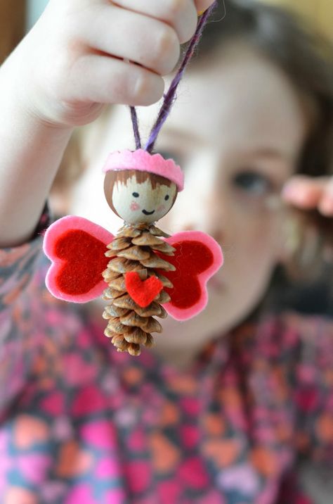 Christmas Cottage Valentine Crafts For Kids, Fairy Crafts, Cones Crafts, Pine Cone Crafts, Felt Christmas Ornaments, Christmas Ornament Crafts, Childrens Crafts, Fun Crafts For Kids, Valentine Day Crafts