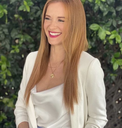 Sarah Drew Hair, April Kepner Hair, April Kepner, Medical Series, Sarah Drew, Grey Anatomy, Grey's Anatomy, Grey Women, Greys Anatomy