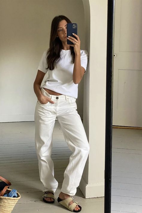 Casual White Jeans Outfit, White Jeans Outfit Summer, Spring Casual Outfits, White Tshirt Outfit, Best White Jeans, White Summer Outfits, Off White Jeans, Summer Outfits 2024, White Jeans Outfit