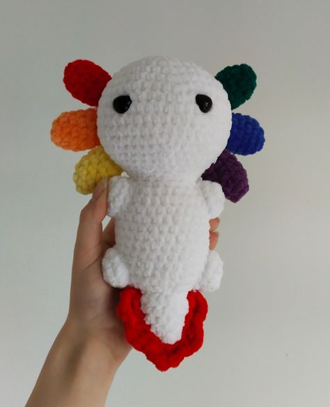 Pride Amigurumi Free Pattern, Pride Art Projects, Crochet Pride Keychain, Pride Crochet Plushies, Pride Month Crochet Ideas, Lgbtq Crochet Patterns, Gay Crochet Ideas, Pride Crochet Projects, Rainbow Crochet Ideas