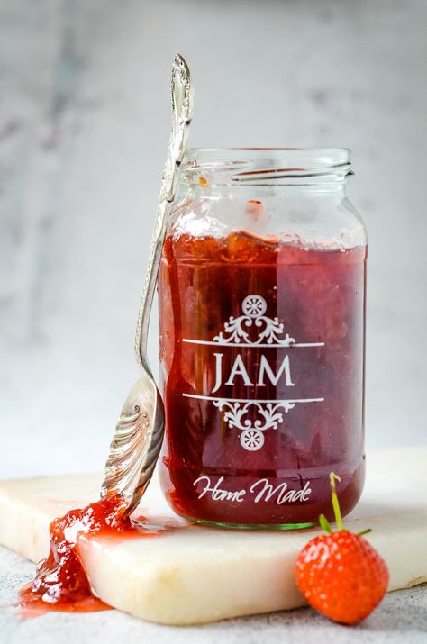 Blueberry Chia Seed Jam, Rhubarb And Ginger Gin, Apricot Jam Recipes, Wine Jelly, Strawberry Rhubarb Jam, Carrot Spice Cake, Grape Jam, Jam Recipes Homemade, Easy Carrot Cake