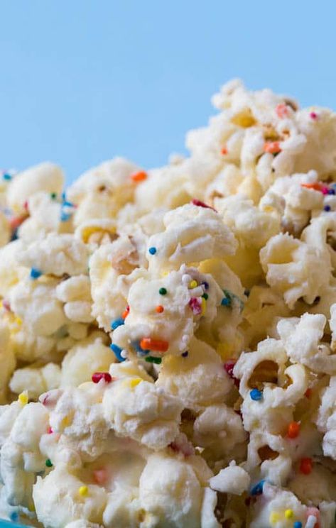 Cake Batter Popcorn, Birthday Cake Popcorn, Kettle Corn, Funfetti Cake, Popcorn Recipes, Snack Mix, It Goes On, Cake Batter, Spicy Recipes