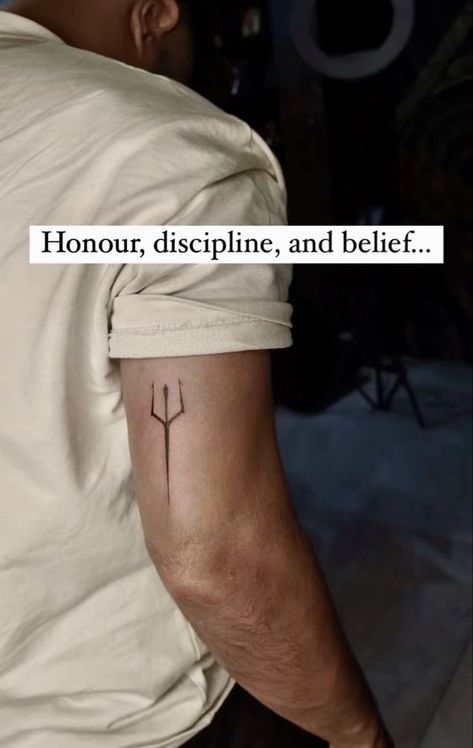 Tattoo Designs Wrist For Men, Shiva Back Tattoo Men, Sanatan Tattoo Ideas, Shiva Tatoos Men, Shiva Tattoo Design For Men Hand, Tattoo Designs Men Small Simple, Trishul Back Tattoo, Aesthetic Arm Tattoos Men, Trishul Tattoo Designs Men