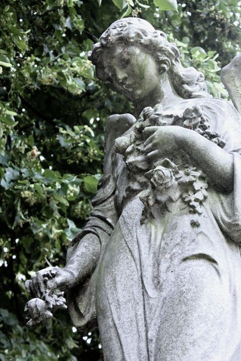 City of London Victorian Sculpture, Victorian Gravestones, Victorian Statue, Rock Statue, Aesthetic Statue, Cemetery Statues, Classic Sculpture, Angel Sculpture, Stone Statues