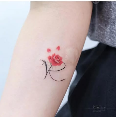 Tattoos To Honor Mom, Letter R Tattoo, Tattoo Behind Ear, Small Girly Tattoos, Small Shoulder Tattoos, Small Rose Tattoo, Flower Wrist Tattoos, Best Tattoos For Women, Initial Tattoo