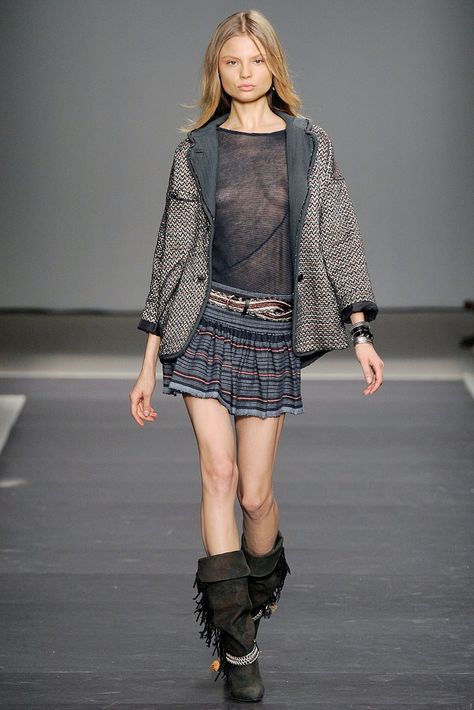 2010s Fashion, 2010 Fashion, 2000s Outfits, Model Outfit, Fashion Catalogue, Women Outfit, Runway Models, Fashion Shows, Isabel Marant