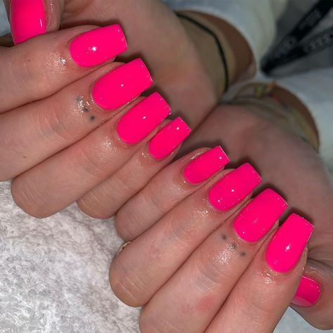 16 Nails, Square Gel Nails, Pink Gel Nails, Hot Pink Nails, Square Nail Designs, Pink Gel, Colorful Nails, Short Square Nails, Work Nails