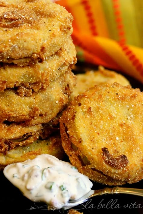 Buttermilk Sauce, Summer Tomato Recipe, Fried Green Tomatoes Recipe, Green Tomato Recipes, Fried Tomatoes, Fried Green Tomatoes, Green Tomatoes, Jalapeno Poppers, Tomato Recipes