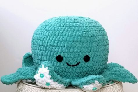 Squish Crochet Pattern, Squish Crochet, Bernat Blanket, Crochet Octopus, Bernat Blanket Yarn, Yarn Bag, Yarn Store, Blanket Yarn, Crochet Ideas