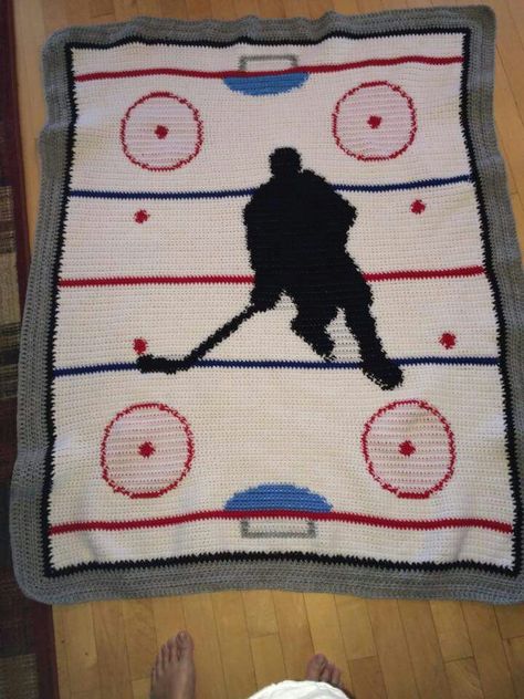 AND...SHE SCORES!  This is an awesome graphghan that Elaine has crocheted for a young hockey fan!  http://thecrochetcrowd.com/crochet-graphghans-picture-projects-tutorial/ Crochet Hockey, Kids Knitting Patterns, Crochet Collection, Blanket Knitting, Knit Blanket, Baby Boy Blankets, Fun Crochet Projects, Hockey Stick, Needle Art