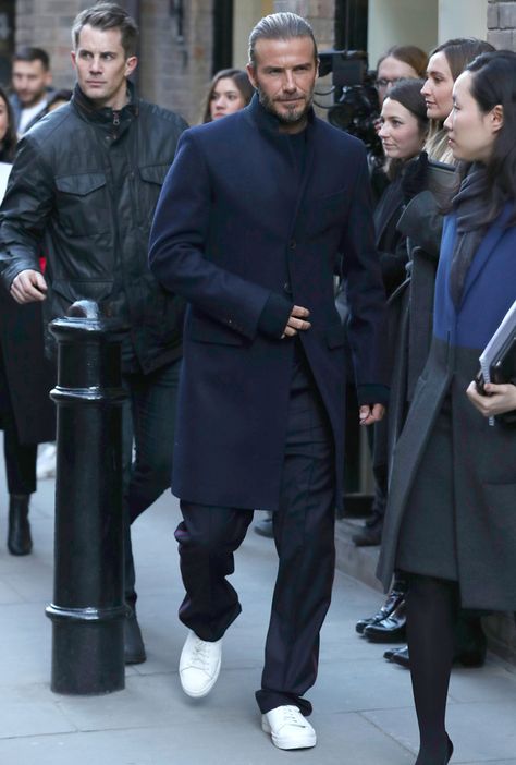 David Beckham Outfit, David Beckham Style Outfits, Daytime Outfits, David Williams, David Beckham Style, London Fashion Week Mens, Winter Suit, Best Dressed Man, Vacay Outfits