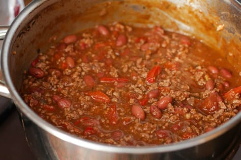 Chili con carne - Receta paso a paso Chili Dogs Receta, Chile Con Carne Mexican, Pan Bao, Ground Turkey Tacos, Pork N Beans, Chili Beans, Chili Dogs, Easy Mexican, No Bean Chili