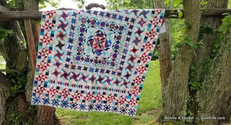 Unity Pattern Bonnie Hunter String Quilts, Bonnie Hunter Quilt, Bonnie Hunter Mystery Quilt, Unity Quilt Bonnie Hunter, Unity Tutorials, Dresden Plate, Amish Quilts, Bonnie Hunter, Vintage Sewing Machines