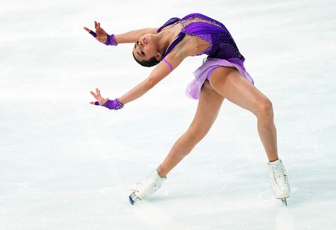 Meet Kamila Valieva, Olympic Champion 2022 in figure skating in team classification (PHOTOS) - Russia Beyond Future Psychologist, Figure Skating Moves, Ice Skating Pictures, Figure Skating Olympics, Skating Pictures, Russian Figure Skater, Beijing Olympics, Winter Olympic Games, Team Events