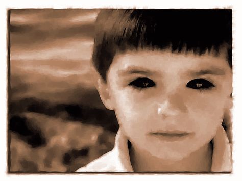 The earliest known encounter with Black Eyed Kids took place in 1996 and was described by Brian Bethel, a veteran journalist and columnist at Reporter-News. Black Eyed Children, Black Eyed Kids, 5e Races, Black Hair Pale Skin, Hair Pale Skin, Anime Love Quotes, Film Horror, Famous Monsters, Black Eyes