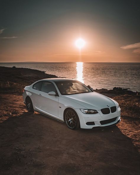 The perfect summer vibe comb Bmw White, Bmw E92, Skyline Gtr, Nissan 370z, On Beach, Bmw 3 Series, Perfect Summer, Summer Vibes, Dream Cars