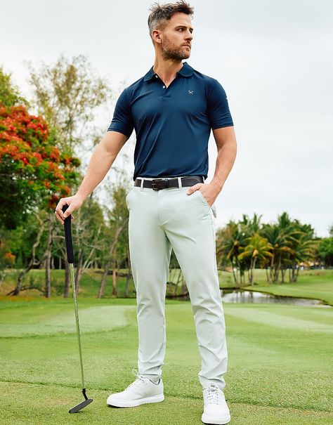 straight fit golf chinos in grey. this style has been made with active stretch fabric, adapting to the movement of your body for ultimate comfort and elasticity. they have been finished with signature crew touches, such as branded buttons and our crossed clubs printed below the front pocket. tuck in our new smart polo and add a belt – the golf course awaits. • 92% polyester 8% elastane • active-stretch • bi-stretch • branded buttons • crossed clubs printed below the front pocket • lead model is… Old Man Golf Outfit, Mens Golf Aesthetic, Mens Golf Style, Golf Fits Men, Golf Men Outfit, Men’s Golfing Outfit, Golf Attire For Men, Golf Outfit Men, Golf Style Men