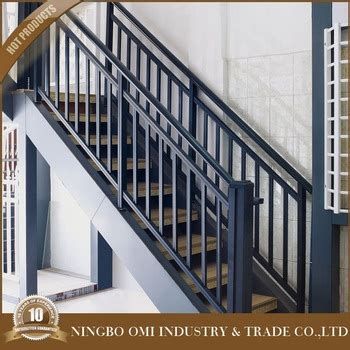 Best 5 Simple Metalic Stairs #stairs #stairsdesign #design #ideas Outdoor Railings, Reling Design, Modern Staircase Railing, Outdoor Railing, Stairs Outdoor, درابزين السلم, Iron Stairs, Metal Stair Railing, Stairs Railing