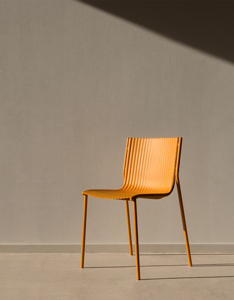 ilseop yoon develops lightweight aluminum chair with a pleated pattern Aluminum Product Design, Plastic Chair Design, Ikea Garden Furniture, Ikea Chairs, Chair Photography, Chair Aesthetic, Pleated Pattern, Chairs Design, Aluminum Sheets