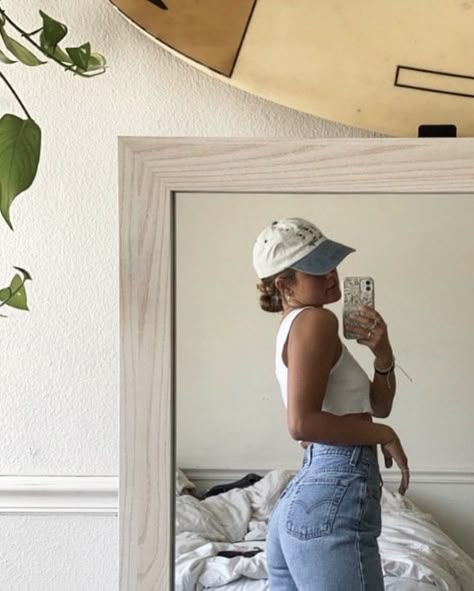 California Clothes Aesthetic, California Girl Aesthetic Outfits, California Girl Outfits, Casual Instagram Pictures, California Summer Outfits, Vacation Nails Beach Mexico, Cali Outfits, Hannah Aesthetic, Feminine Style Summer