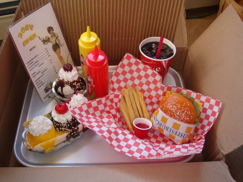 1950's Diner food 1950 Diner Aesthetic, 1950 Diner Decor, Retro Diner Menu Design, Vintage Diner Food, Aesthetic Diner Food, 1950s Diner Food, Diner Aesthetic Food, Diner Food 50's, 50s Diner Food