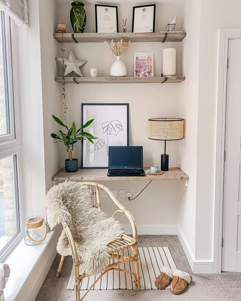 Alcove Desk, Bedroom Alcove, Alcove Ideas Living Room, Alcove Ideas, Spare Room Office, Guest Bedroom Home Office, Spare Room Ideas, Alcove Shelving, Desk And Shelves