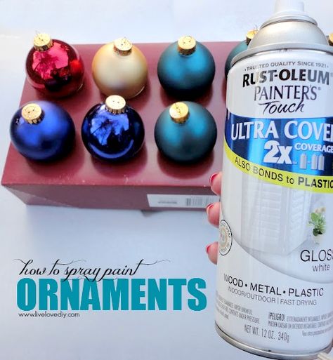 10 Spray Paint Tips: what you never knew about spray paint (like how to spray paint ornaments!). So good to know! Check this out! Spray Paint Ornaments, Painting Christmas Ornaments, Spray Paint Tips, Paint Ornaments, Painting Ornaments, How To Spray Paint, Sewing Easy, Paint Tips, Painting Stuff