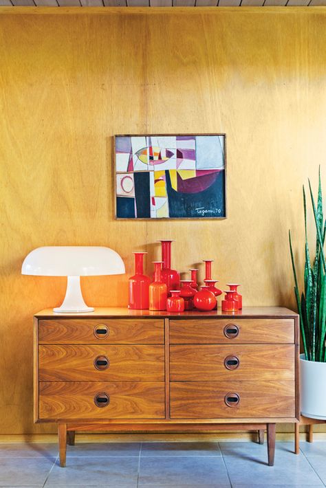 Eclectic Mid Century Modern, Sideboard Styles, Eichler Homes, Mid Century Dresser, Mid Century Modern Dresser, Modern Style Furniture, 3d Studio, Modern Dresser, Metroid