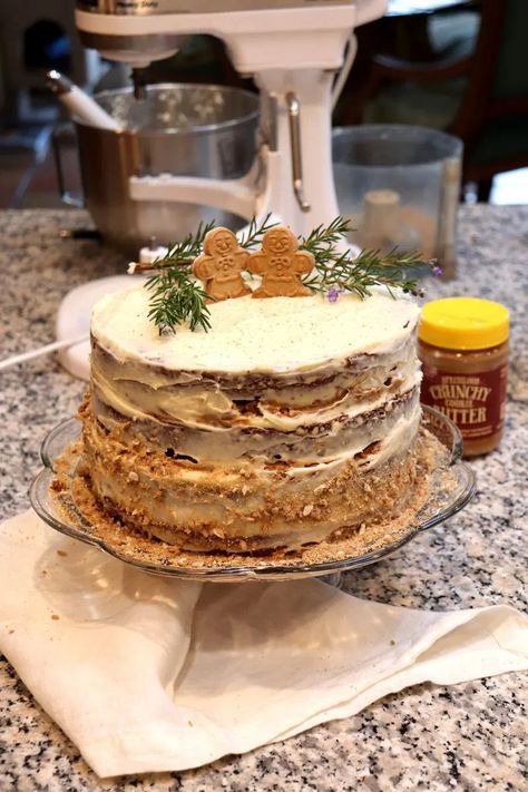 Gingerbread Cookie Butter Crunch Cake with Eggnog Cream Cheese Frosting (Milk Bar Inspired) | Chapi's Kitchen Butter Crunch Cake, Eggnog Frosting, Milk Bar Cake, Eggnog Cake, Easy Christmas Cake Recipe, Butter Crunch, Orange Cookies, Crunch Cake, Cookie Butter