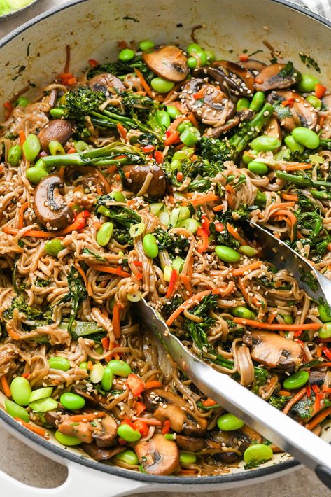 Easy Soba Noodle Recipe Healthy, Veggie Dense Meals, Soba Noodle Stir Fry, Vegan Stir Fry Noodles, Noodles Mushrooms, Soba Noodle Recipe, Stir Fry Vegan, Soba Recipe, Soba Noodle Bowl