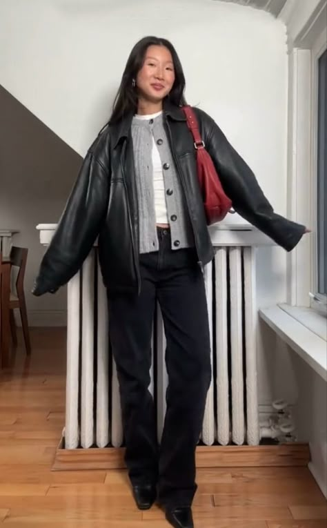 Casual Black Leather Jacket Outfit, Comfy Leather Jacket Outfit, Black Jean Jacket Outfits Fall, Rainy Day Outfit Date Night, Leather Jacket Birthday Outfit, Cute Layering Outfits Winter, Layered Leather Jacket Outfit, Leather Jacket Business Casual, Leather Jacket Layered Outfit