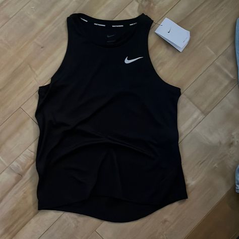 New With Tags Track Fits, All Star Cheer Uniforms, Poshmark Clothes, Tank Tops Workout, Womens Athletic Outfits, Nike Tank Top, Tops Nike, Running Tanks, Running Tank Tops