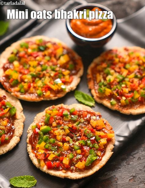 Bhakri Pizza, Oats Pizza, Famous Italian Dishes, Pizza Preparation, Oats Flour, Healthy Oats, Healthy Pizza Recipes, Make Your Own Pizza, Pizza Sauce Homemade